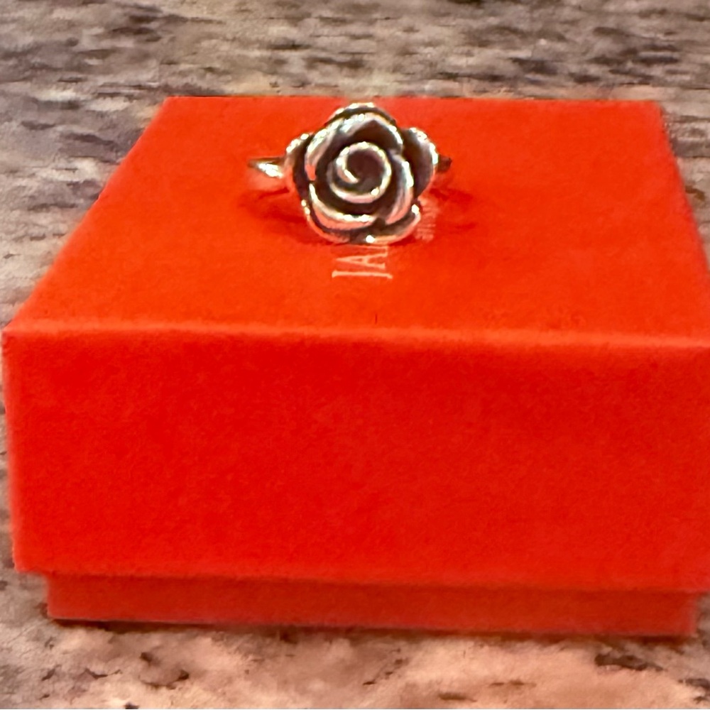 James Avery Retired Rose Ring